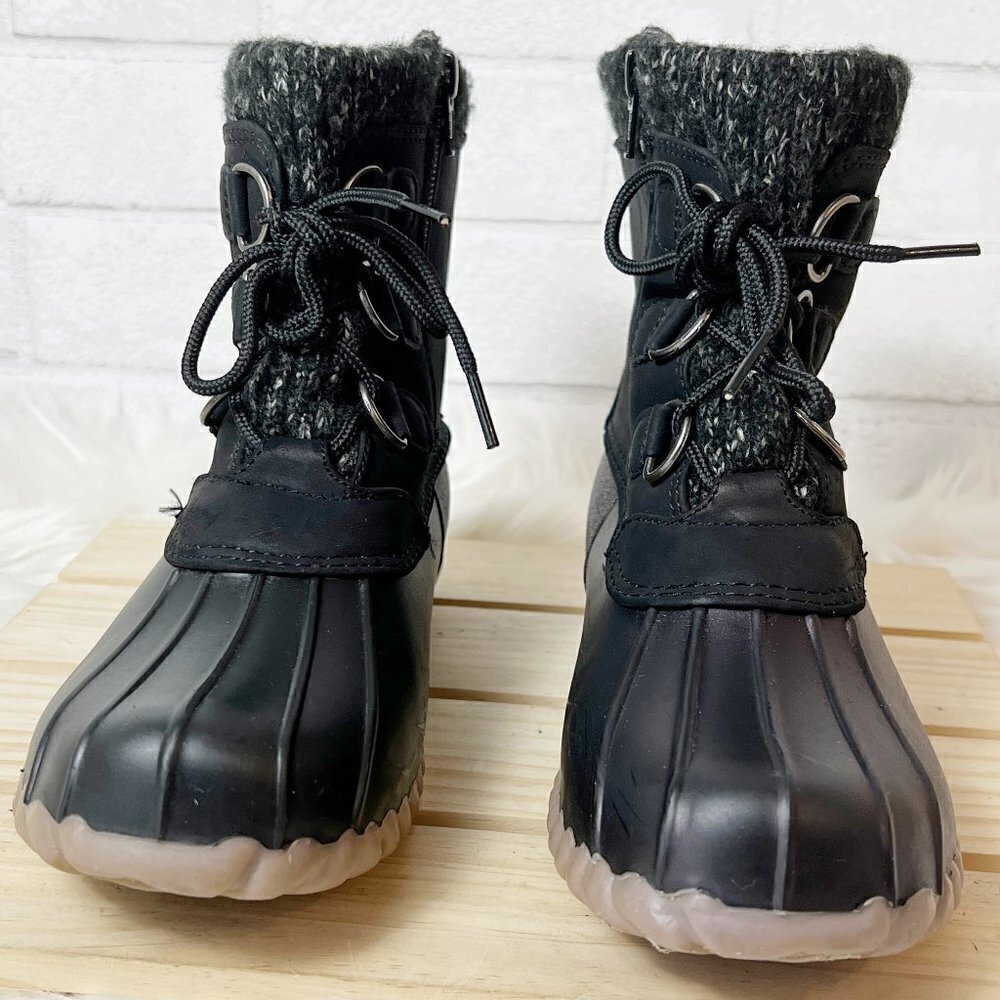 BareTraps Women's Fabulous Water Resistant Black Duck Boot Size 6M - Picture 3 of 10